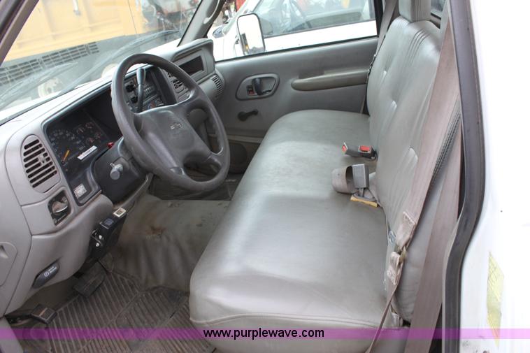 image for item D7630 2000 Chevrolet C3500 LS pickup truck