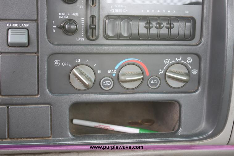 image for item D7630 2000 Chevrolet C3500 LS pickup truck