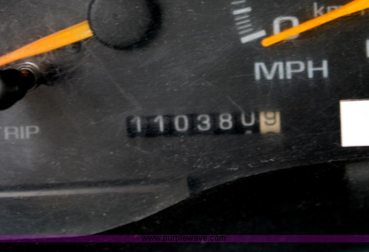 image for item D7630 2000 Chevrolet C3500 LS pickup truck