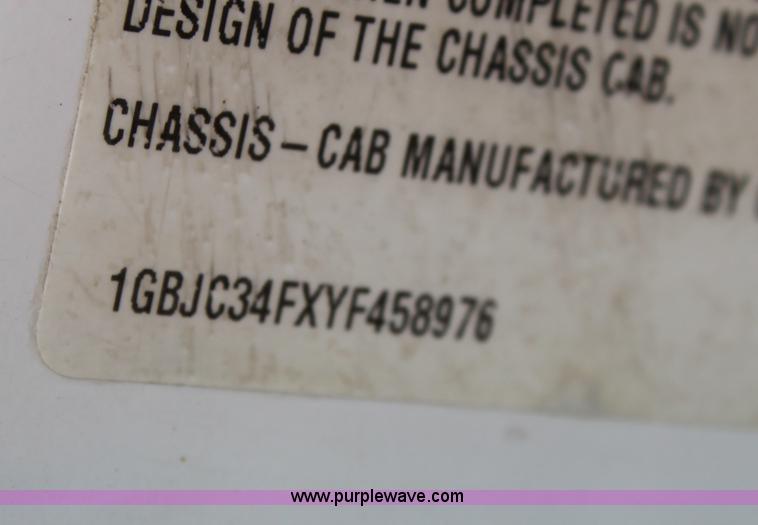 image for item D7630 2000 Chevrolet C3500 LS pickup truck