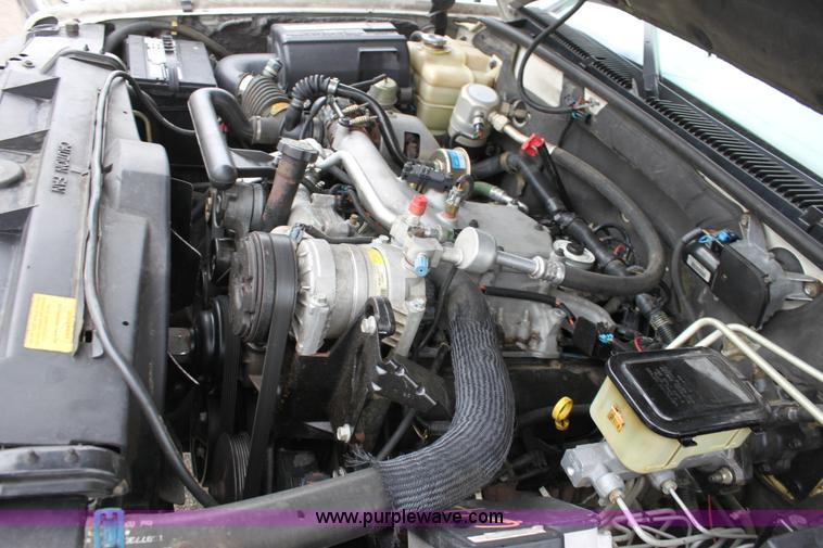 image for item D7630 2000 Chevrolet C3500 LS pickup truck