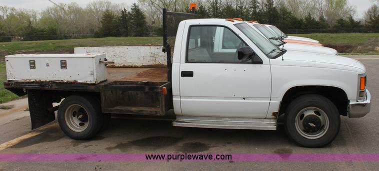 image for item D7631 1991 Chevrolet C3500 pickup truck