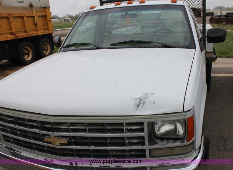 image for item D7631 1991 Chevrolet C3500 pickup truck