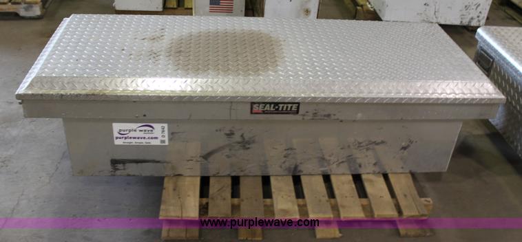 Seal-Tite cross bed toolbox in South Hutchinson, KS | Item D7642