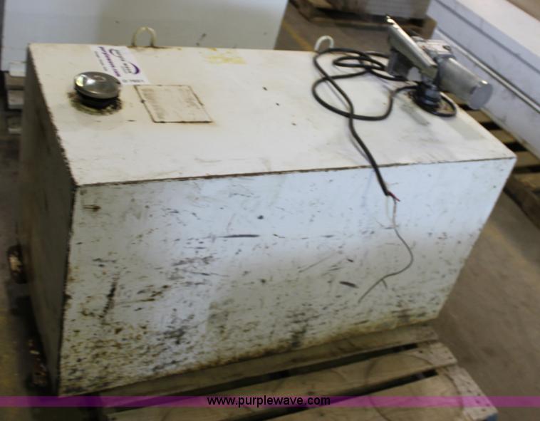image for item D7651 Delta 100 gallon fuel tank with 12v pump