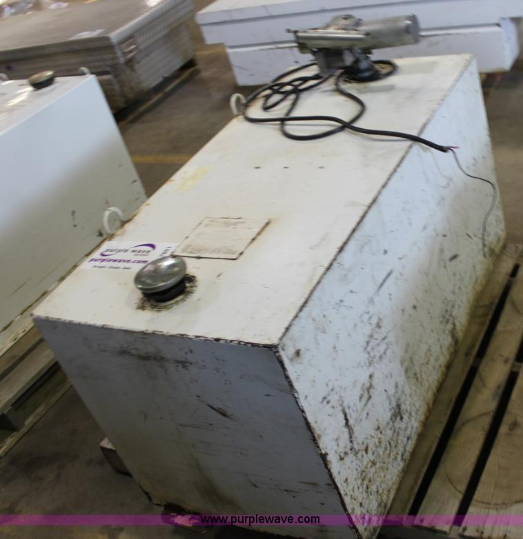 image for item D7651 Delta 100 gallon fuel tank with 12v pump