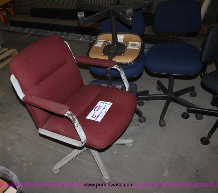 image for item D7662 (7) assorted chairs