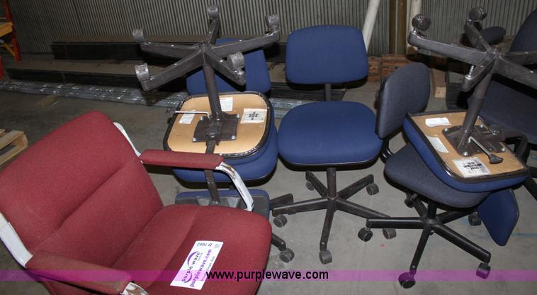 image for item D7662 (7) assorted chairs