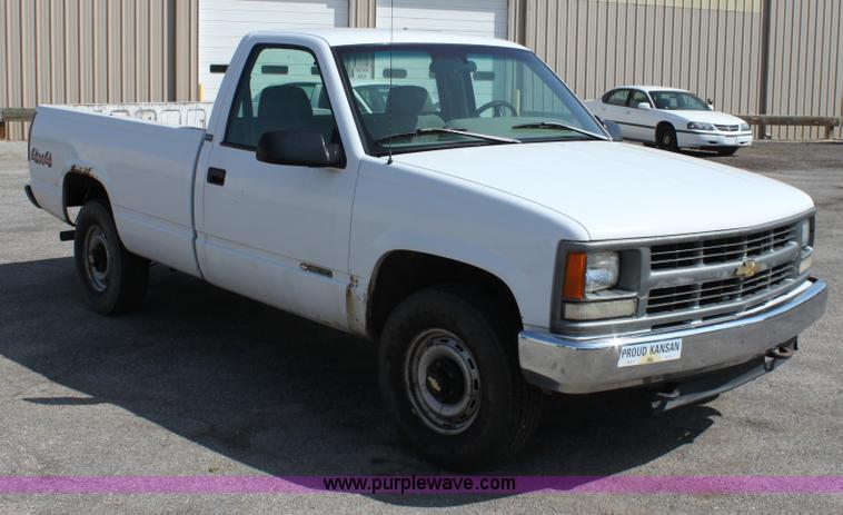 image for item D7715 1996 Chevrolet K1500 Cheyenne pickup truck