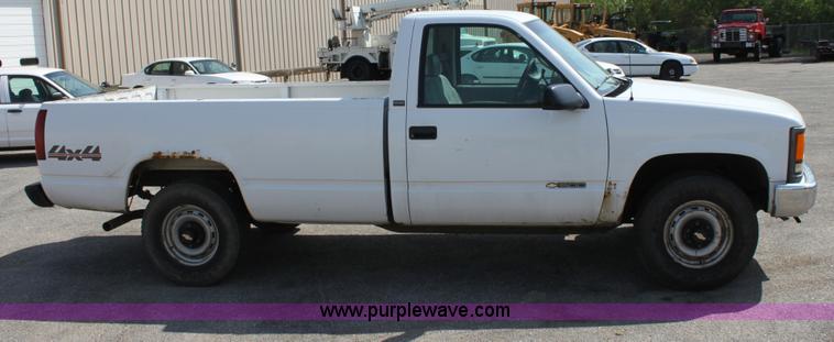 image for item D7715 1996 Chevrolet K1500 Cheyenne pickup truck