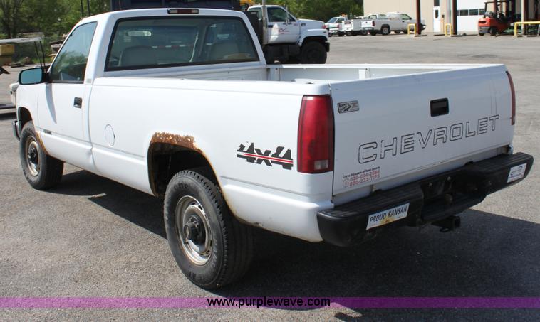 image for item D7715 1996 Chevrolet K1500 Cheyenne pickup truck