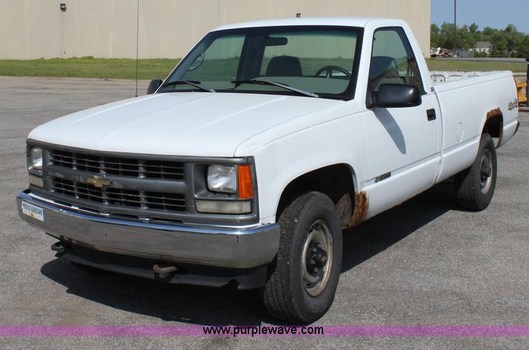 image for item D7715 1996 Chevrolet K1500 Cheyenne pickup truck