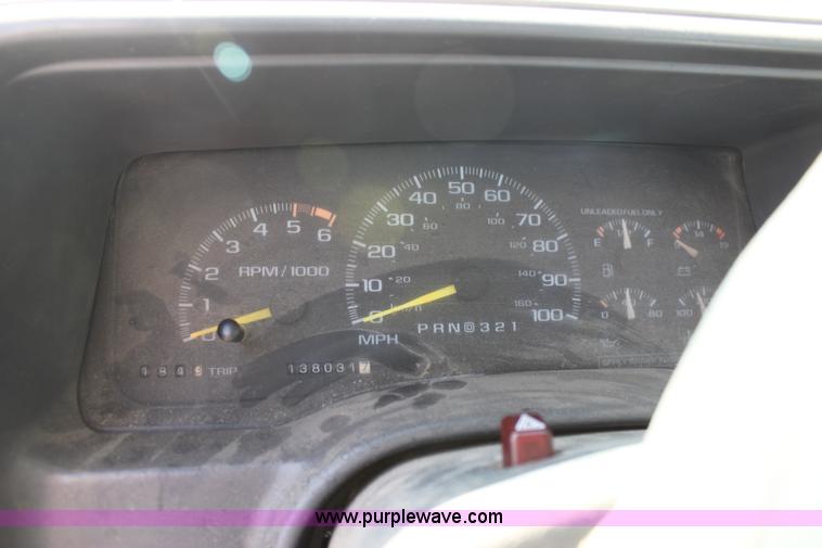 image for item D7715 1996 Chevrolet K1500 Cheyenne pickup truck