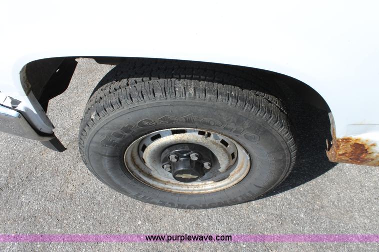 image for item D7715 1996 Chevrolet K1500 Cheyenne pickup truck