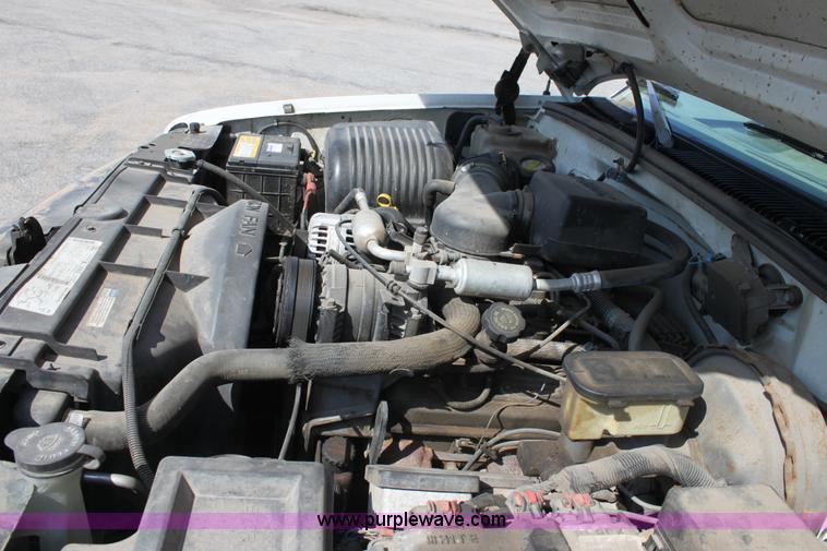 image for item D7715 1996 Chevrolet K1500 Cheyenne pickup truck