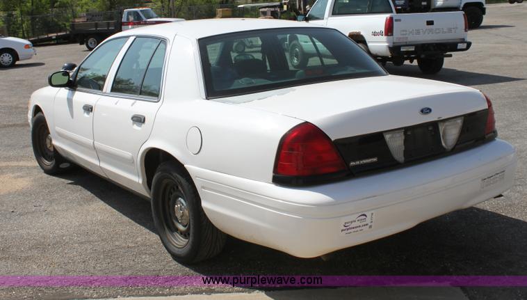 image for item D7716 2001 Ford Crown Victoria Police Interceptor