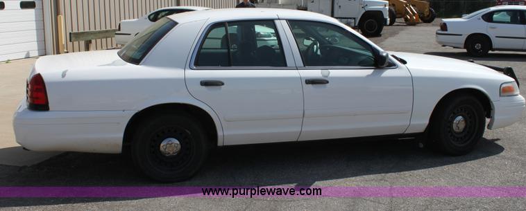 image for item D7716 2001 Ford Crown Victoria Police Interceptor