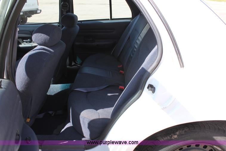 image for item D7716 2001 Ford Crown Victoria Police Interceptor