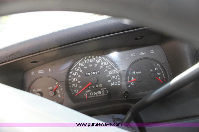 image for item D7716 2001 Ford Crown Victoria Police Interceptor