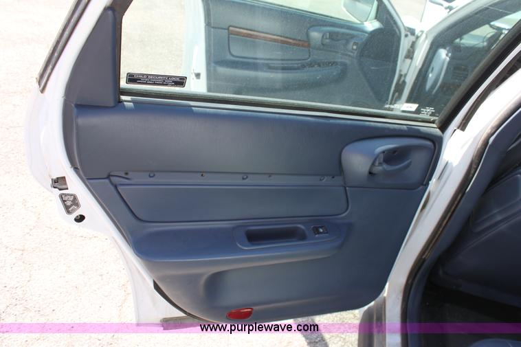 image for item D7717 2000 Chevrolet Impala