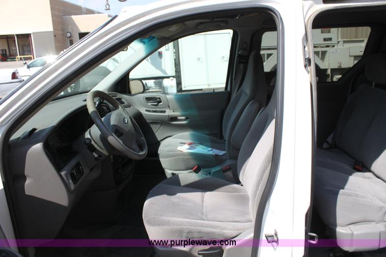 image for item D7720 2002 Ford Windstar LX mini van