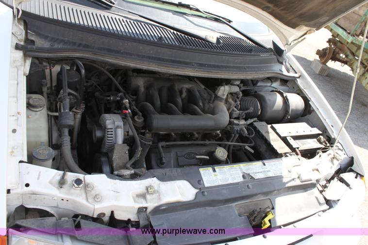 image for item D7721 1998 Ford Windstar GL mini van