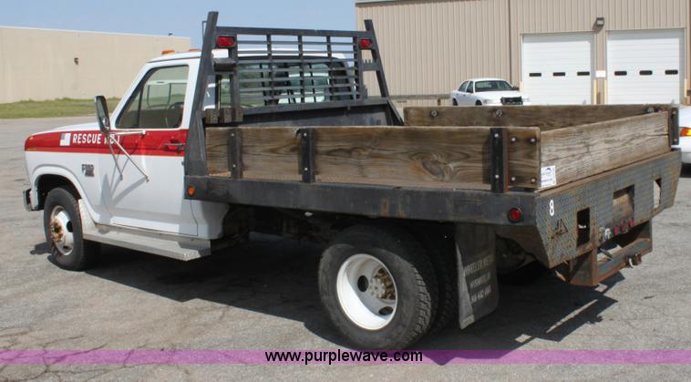 image for item D7722 1986 Ford F350 XLT pickup truck