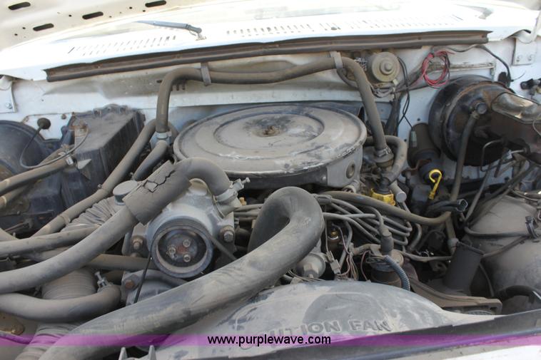 image for item D7722 1986 Ford F350 XLT pickup truck