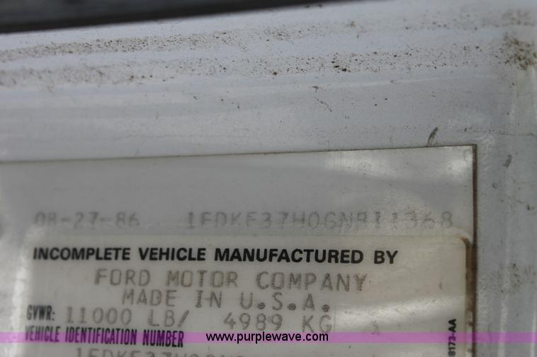 image for item D7722 1986 Ford F350 XLT pickup truck