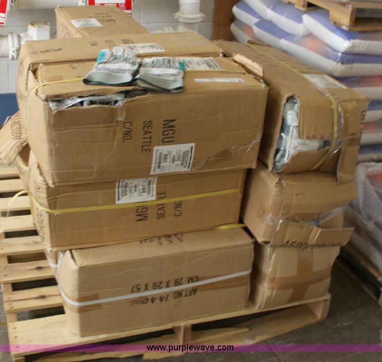 image for item L9636 1,080 pairs of leather gloves