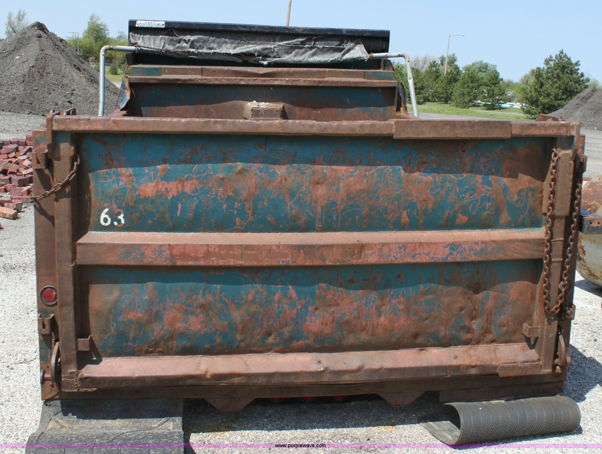 1995 Heil dump bed in Hutchinson, KS Item D7736 sold Purple Wave