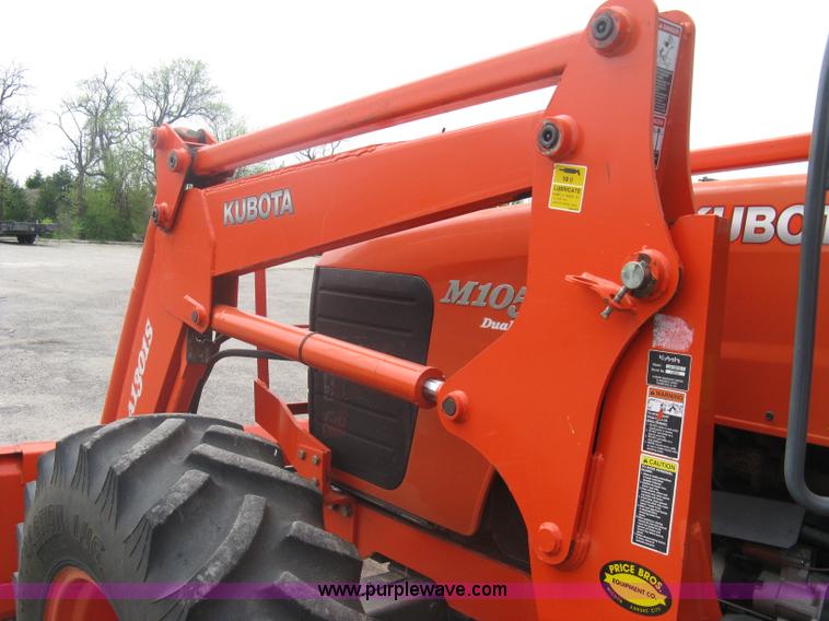 image for item A6154 Kubota M105S MFWD tractor