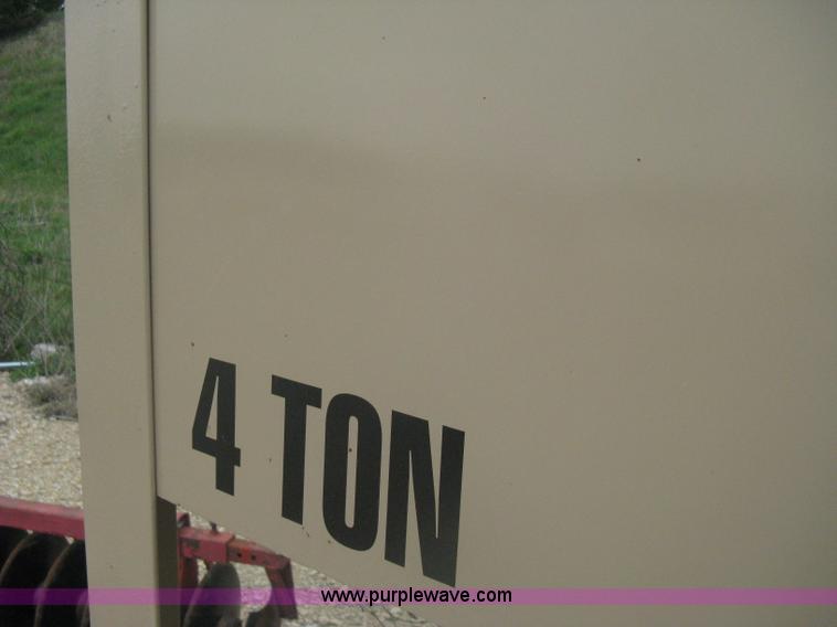 image for item A6166 HeavyBilt 4 ton tandem axle feed buggy