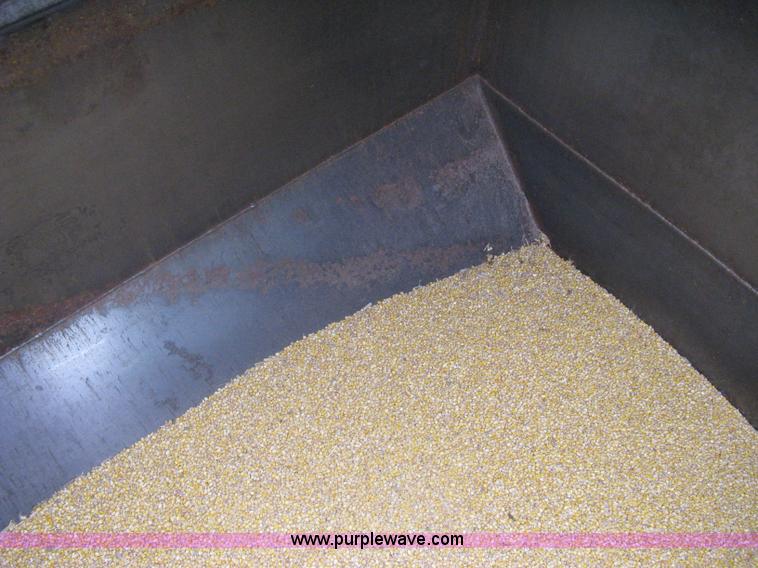 image for item A6166 HeavyBilt 4 ton tandem axle feed buggy