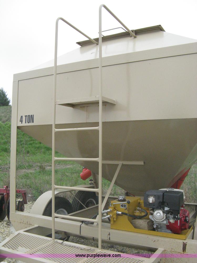 image for item A6166 HeavyBilt 4 ton tandem axle feed buggy