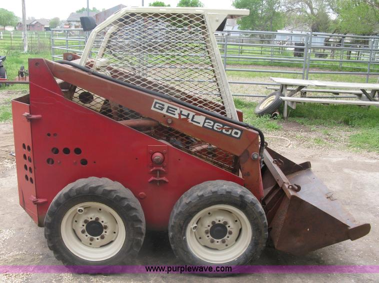 image for item A6183 Gehl 2600 skid steer