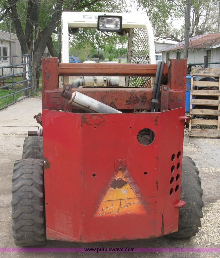 image for item A6183 Gehl 2600 skid steer
