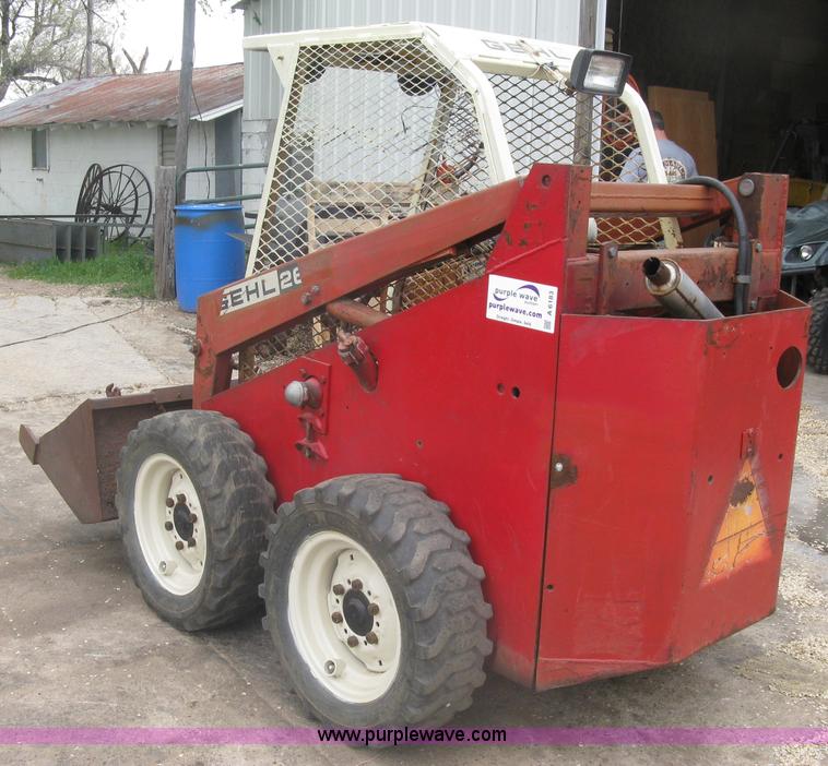 image for item A6183 Gehl 2600 skid steer