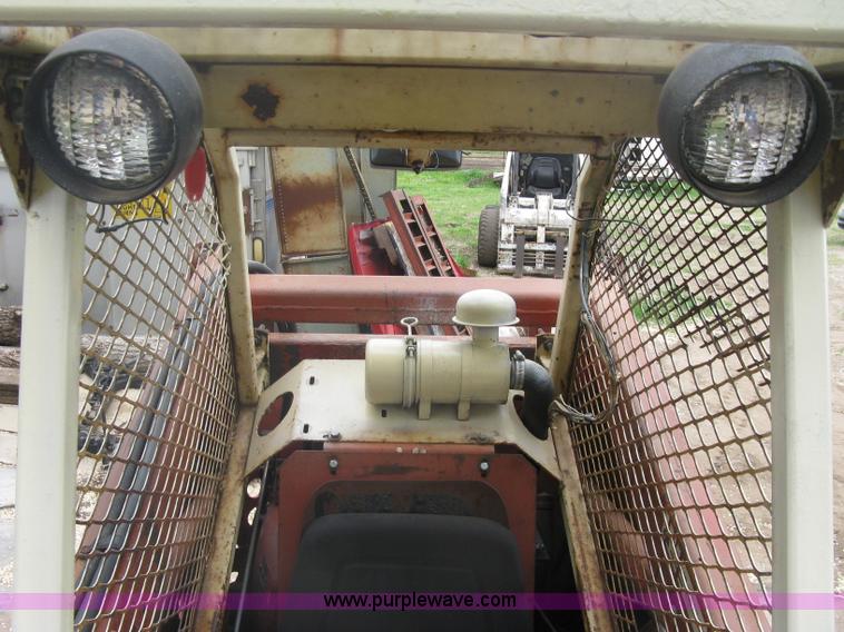 image for item A6183 Gehl 2600 skid steer