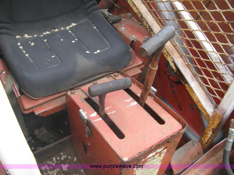 image for item A6183 Gehl 2600 skid steer