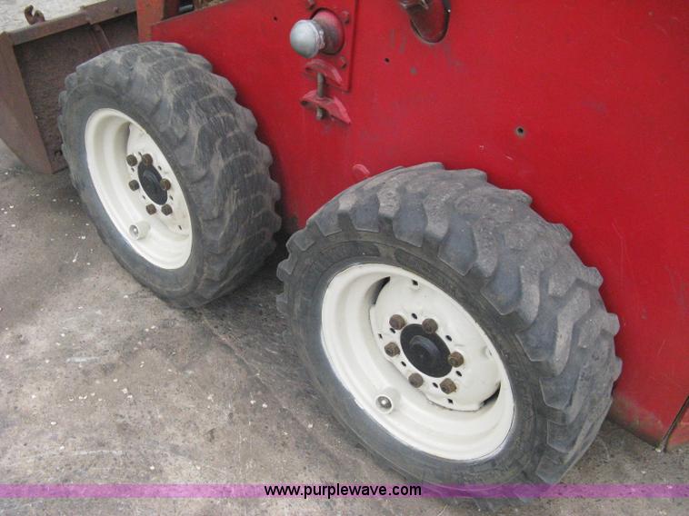 image for item A6183 Gehl 2600 skid steer