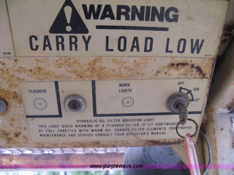 image for item A6183 Gehl 2600 skid steer