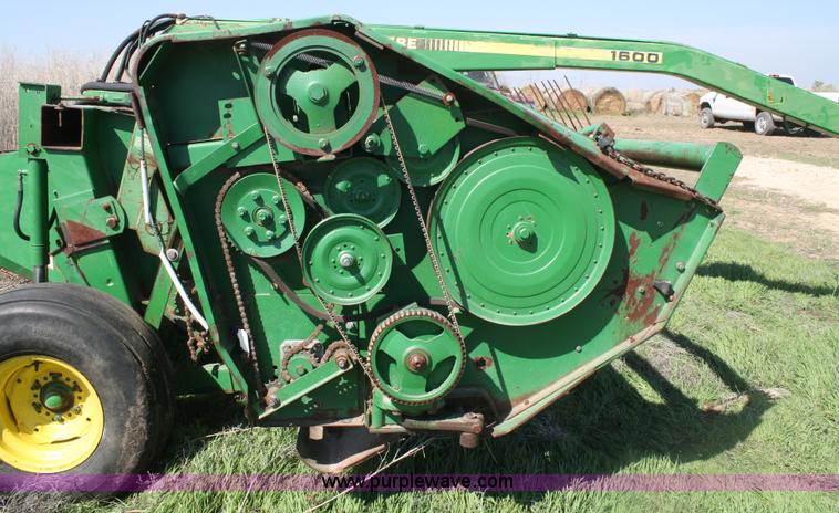 image for item A6779 John Deere 1600 swather
