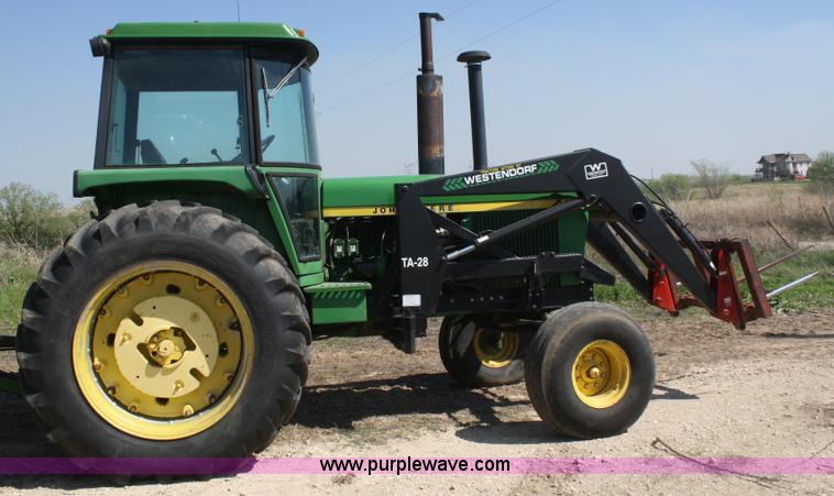 image for item A6780 1977 John Deere 4430 tractor