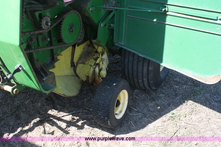 image for item A6781 John Deere 535 round baler