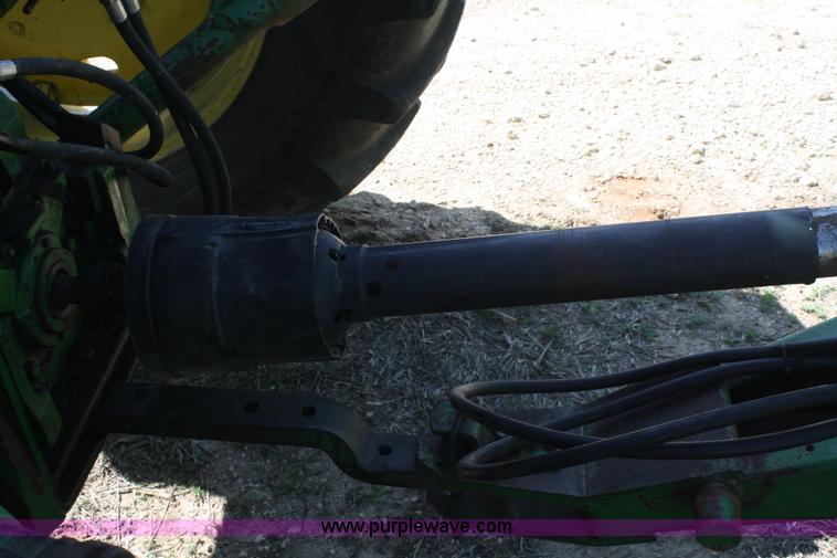 image for item A6781 John Deere 535 round baler