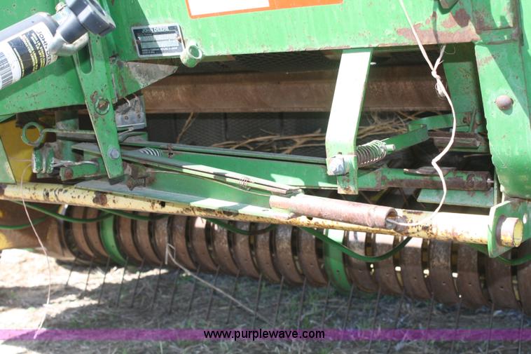 image for item A6781 John Deere 535 round baler