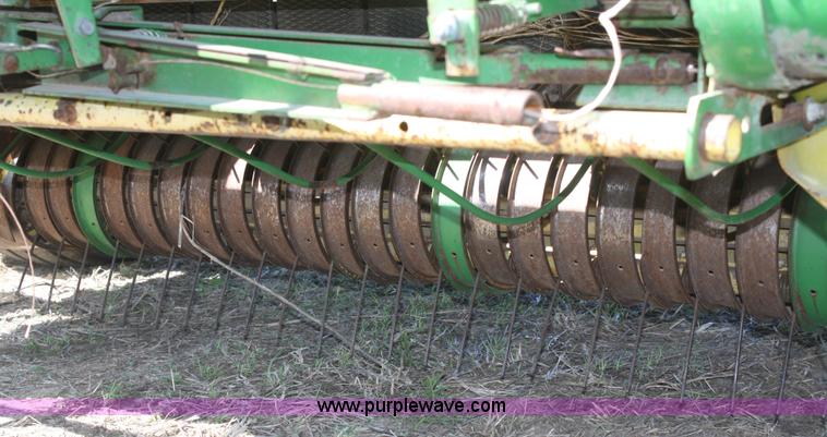 image for item A6781 John Deere 535 round baler