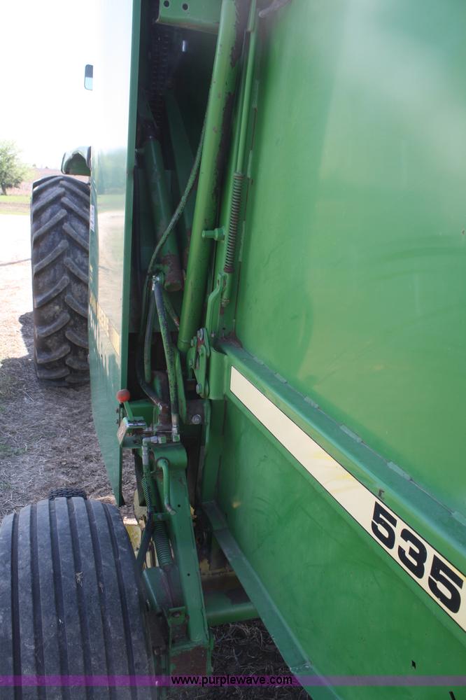 image for item A6781 John Deere 535 round baler