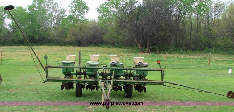 image for item B1184 John Deere 1240 four row planter